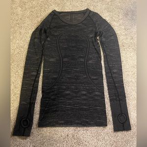 Lululemon (Size 2) Long Sleeve